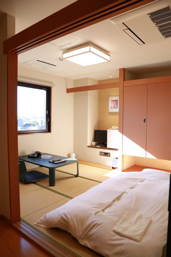 Hotel Plaza Arakawaoki Цутіура Екстер'єр фото